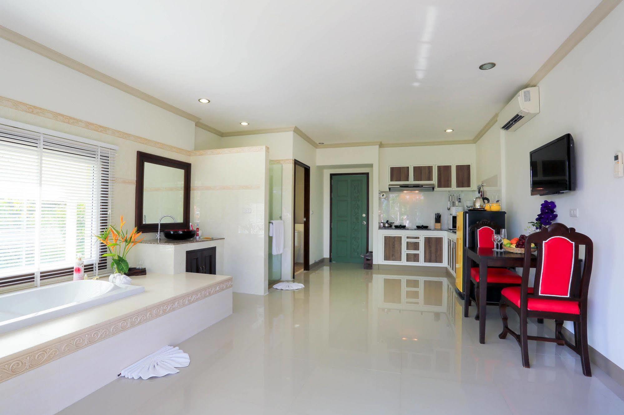 Naka Resort Παραλία Καμάλα Εξωτερικό φωτογραφία
